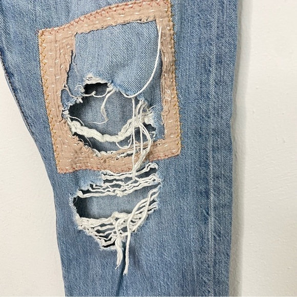 LEVI’S 501 Button Fly Denim Blue Jeans Destroyed Distressed Patch 33” W x 27” L - Picture 3 of 16